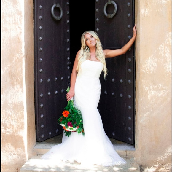 Galina from David’s Bridal Bridal Gown - Picture 2 of 6